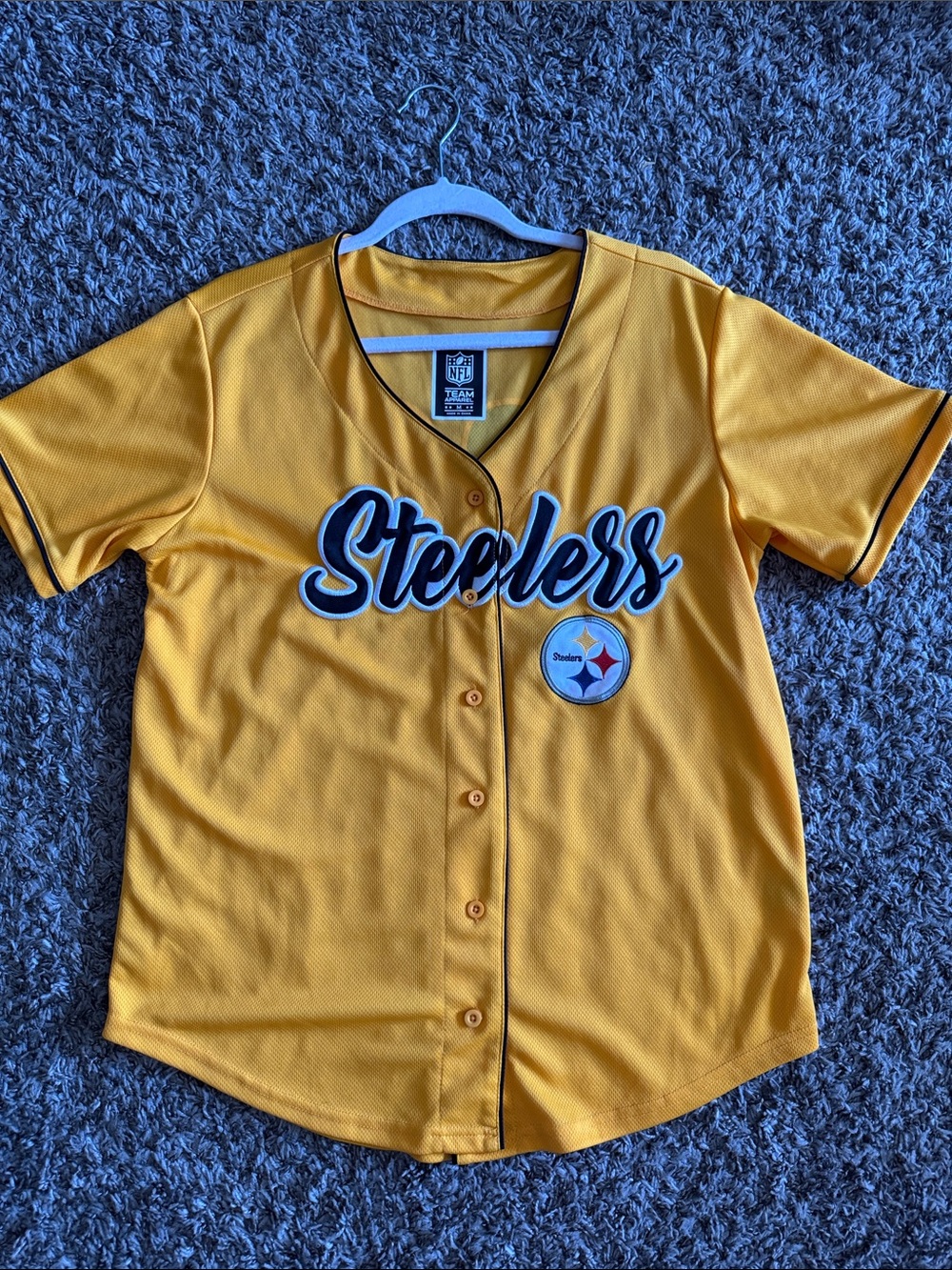 NFL Kids Yellow Pittsburgh Steelers Button-Up Shirt with Script Logo